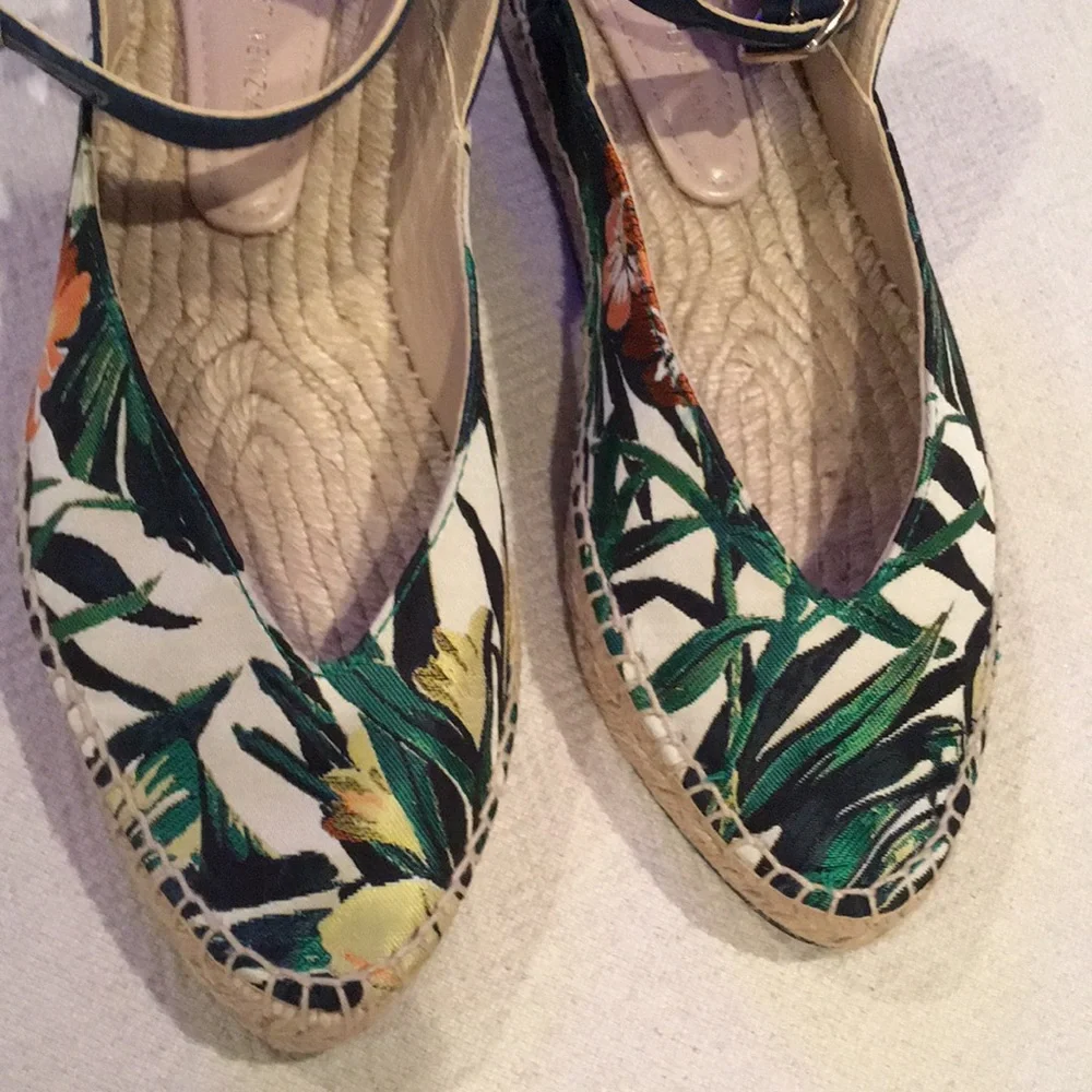 Stuart Weitzman Tropical Espadrilles 6.5